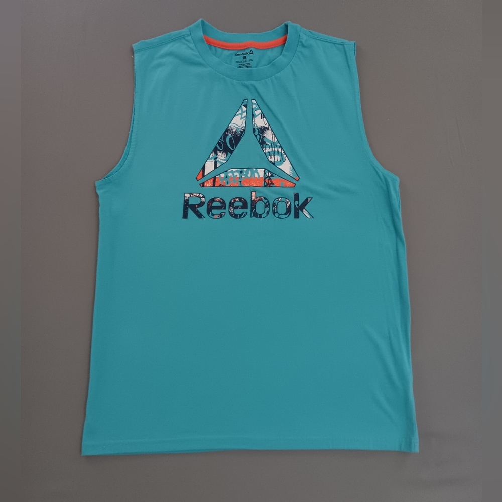 Boys Reebok Short Set Size 18 - Picture 2 of 9